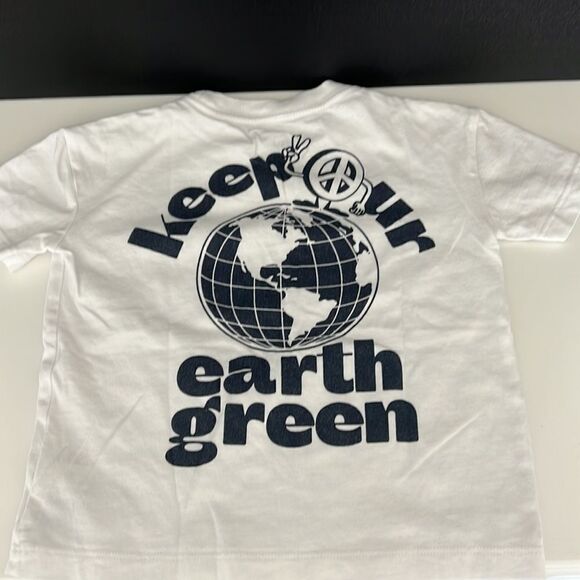 Toddler Gap Bundle of 3 t-shirts and 1 denim shorts - Picture 9 of 13